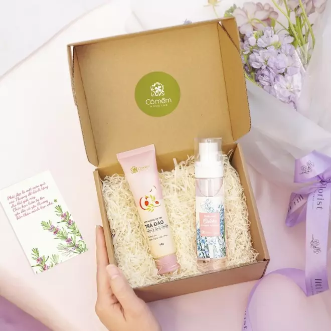 [SET QUÀ TẶNG] Kem Dưỡng Da Tay Trà Đào + Xịt Thơm Body Mist Colors 